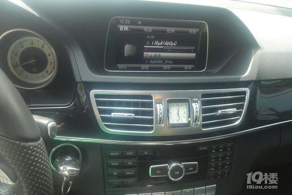 寄卖14年奔驰E260L,排量1.8,里程3万,价格32万