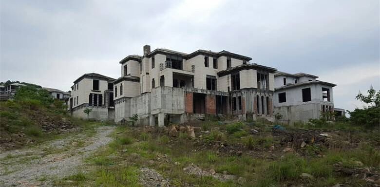 烂尾的别墅:黄岩半山一号