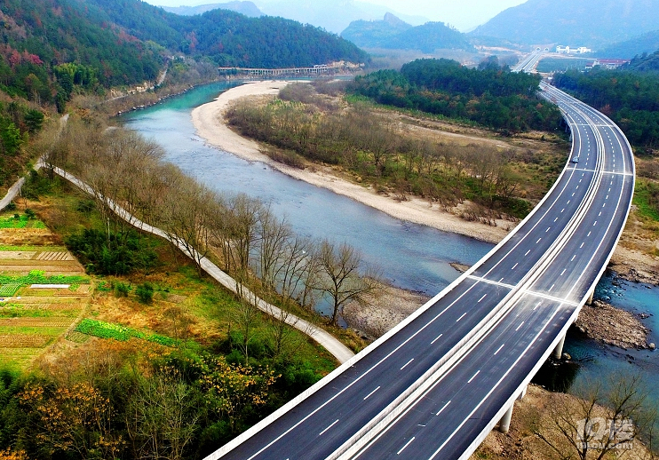 s218省道仙居县永安溪段公路通车