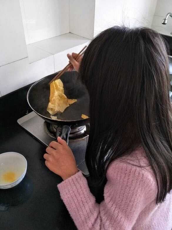 【带娃日常*1】自己炒蛋