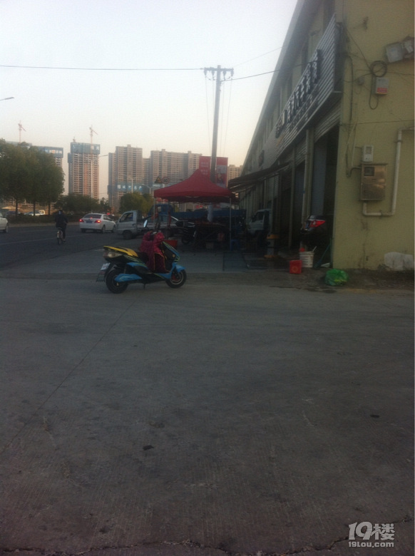 黄岩新前红绿灯这里每都有黄牛肉在卖,生意还