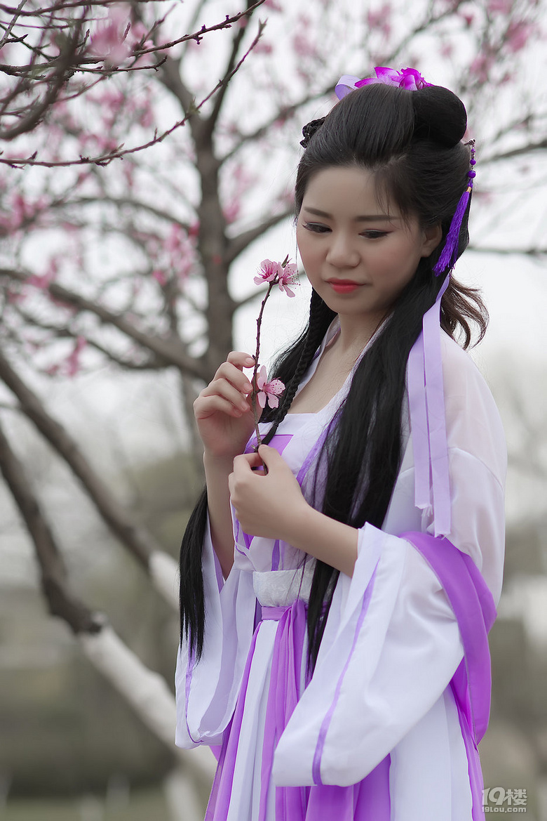 紫衣仙女椒江学院外拍