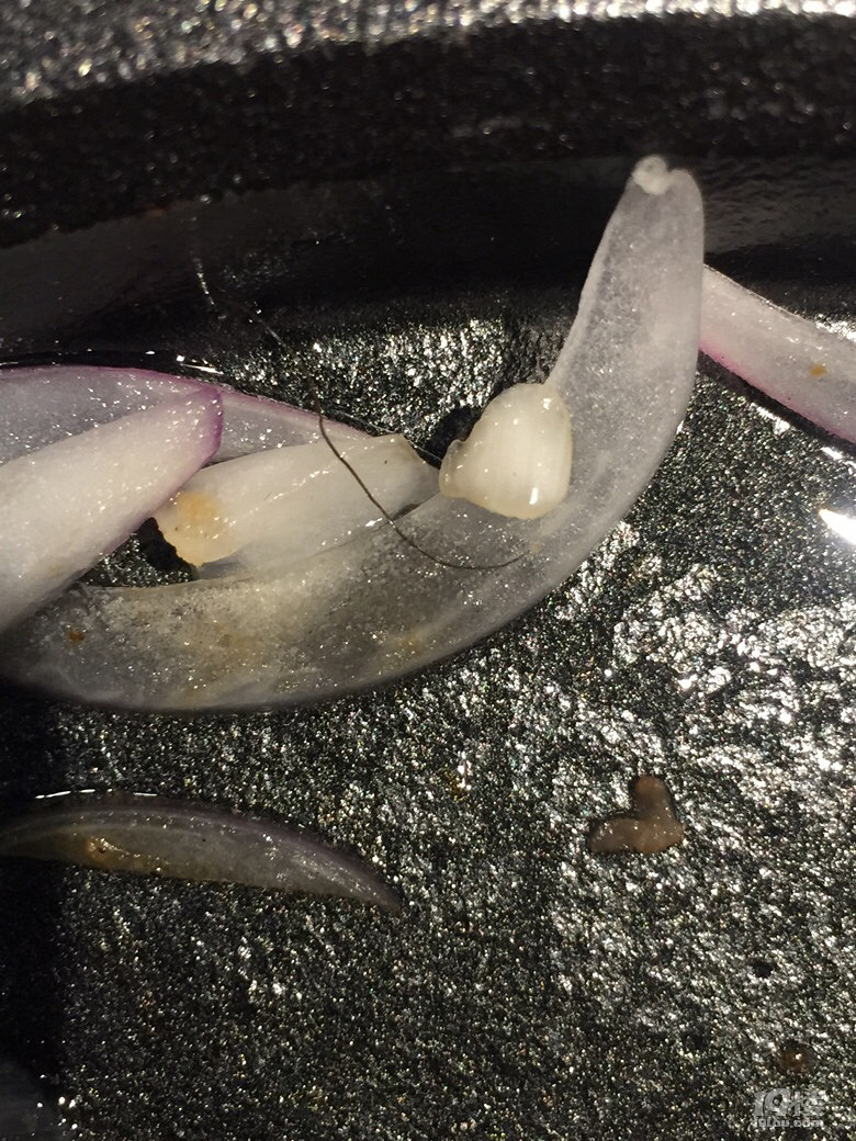 今天什么日子中奖率这么高换了一根头发吃完又发现一根卷毛