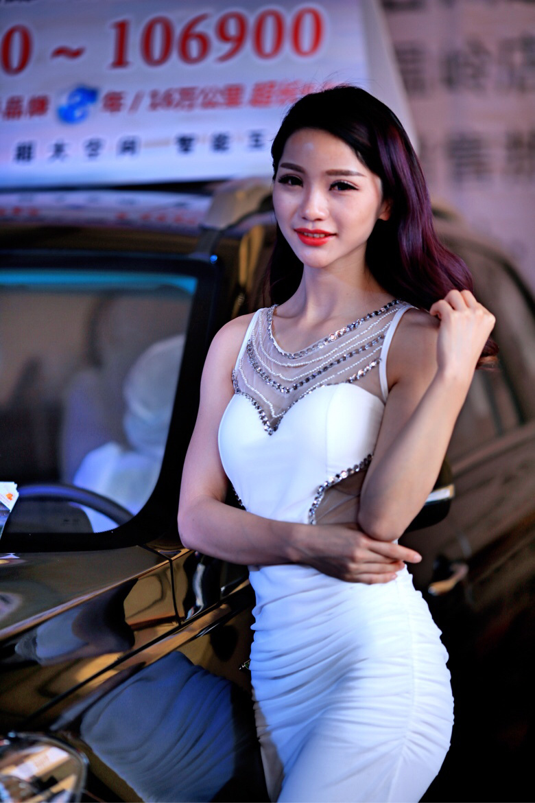 温岭国际汽车展美女车模