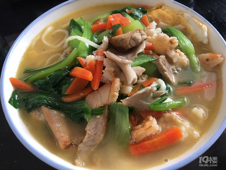 逛吃在台州自家做的三鲜麦面