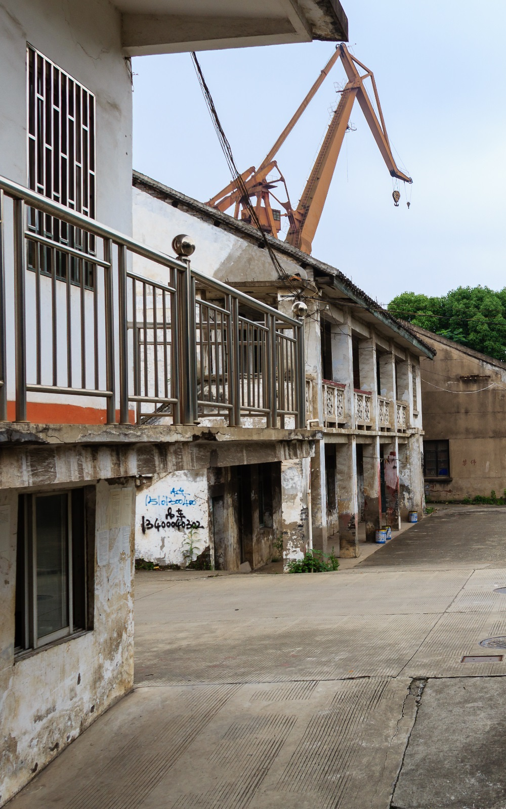 晒图存照--废弃的船厂