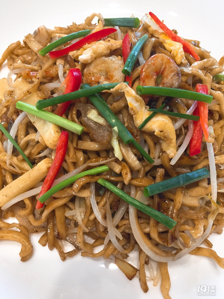 炒麦面(麦面:8两面粉,2只鸡蛋,盐,纯