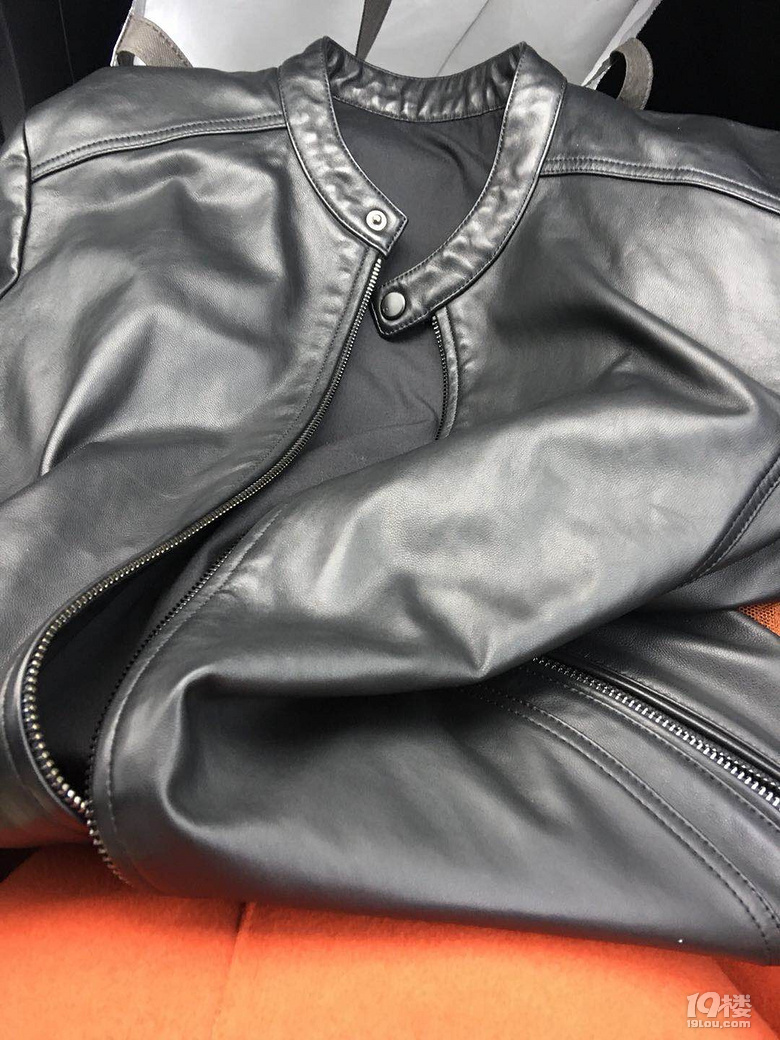 黄岩人民医院对面得利郎店 买的皮衣穿4小时不