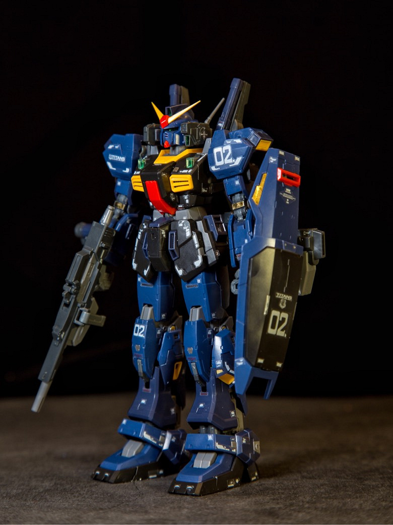 低价rg黑兔高达模型转卖