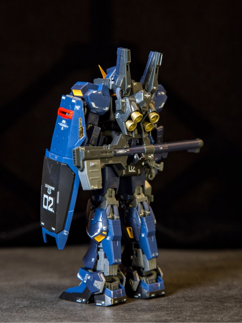 低价rg黑兔高达模型转卖