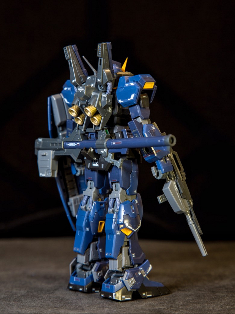 低价rg黑兔高达模型转卖