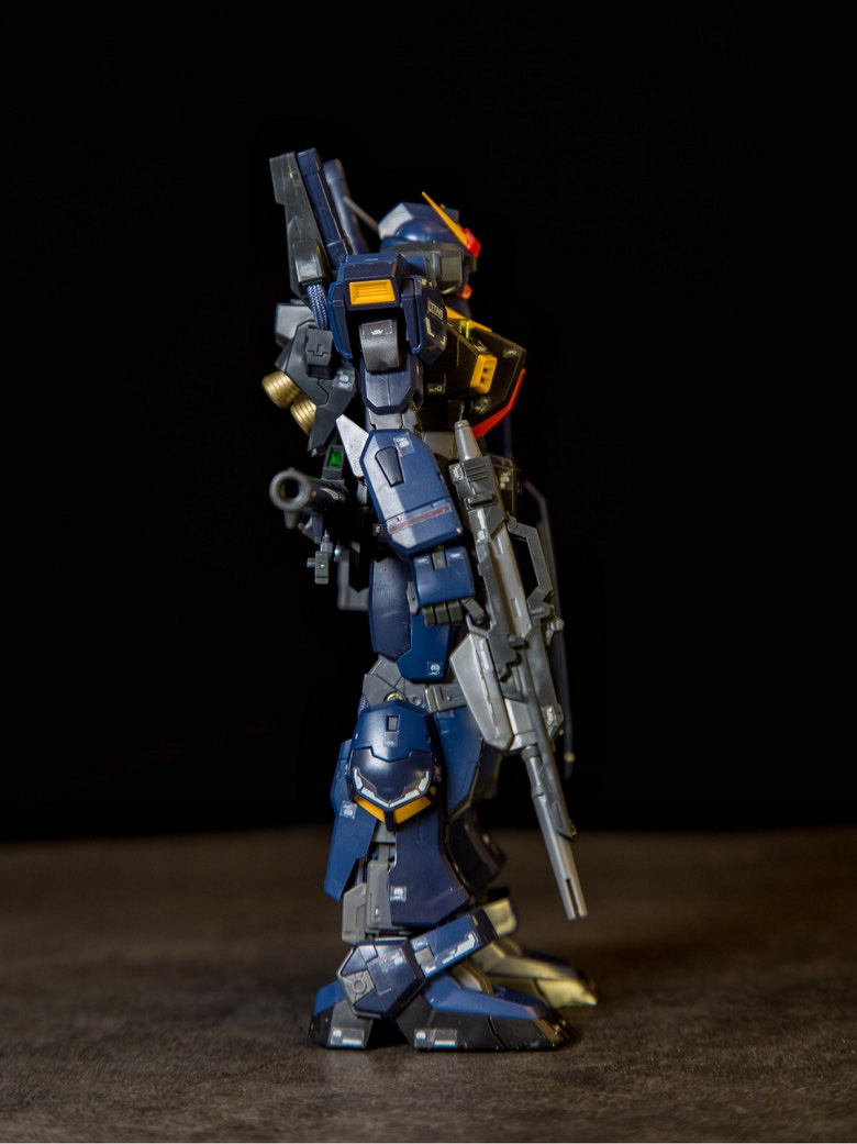 低价rg黑兔高达模型转卖