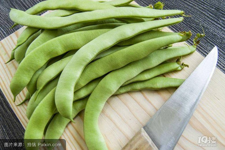 我们这边剪豆是四季豆,你这玩意儿叫西才就是荷兰豆