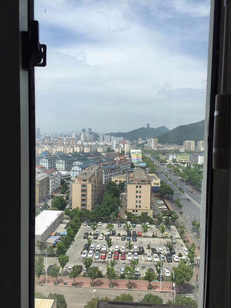 ����һ�и�����̩��ͥ��װ������