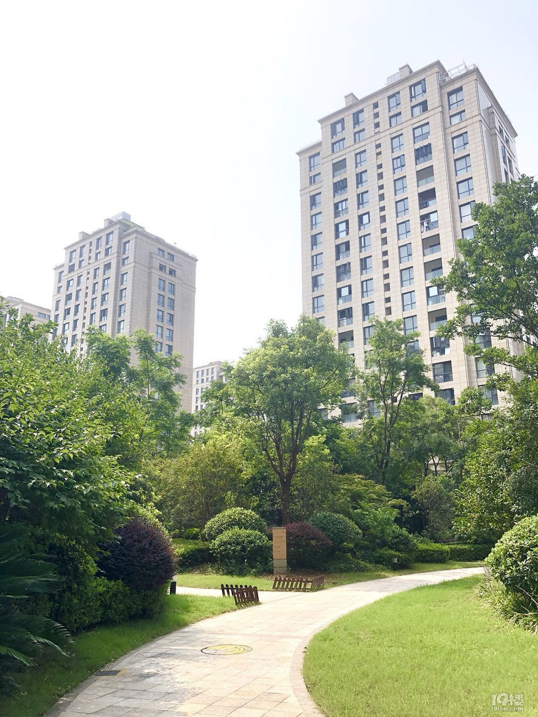 荣安华府133平毛坯带车位三朝南好户型仅售235万学院路小学-台州二手