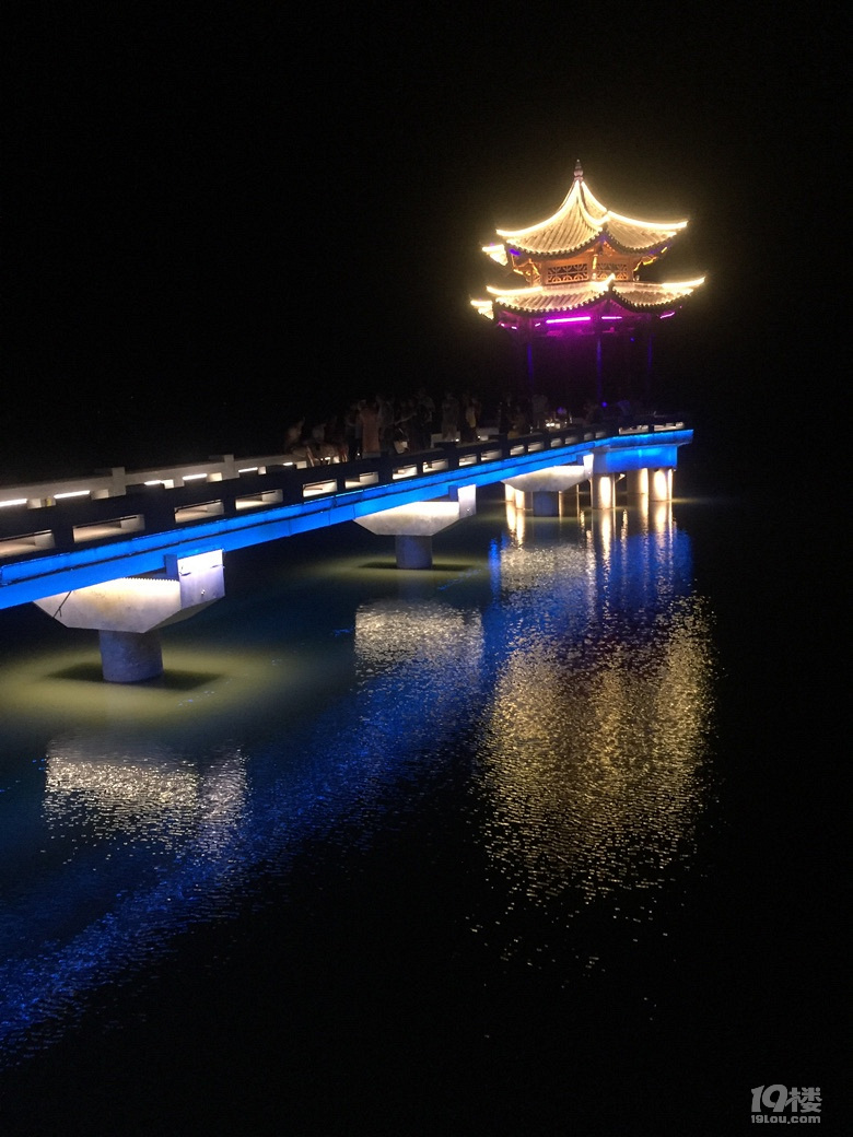 玉环湖夜景