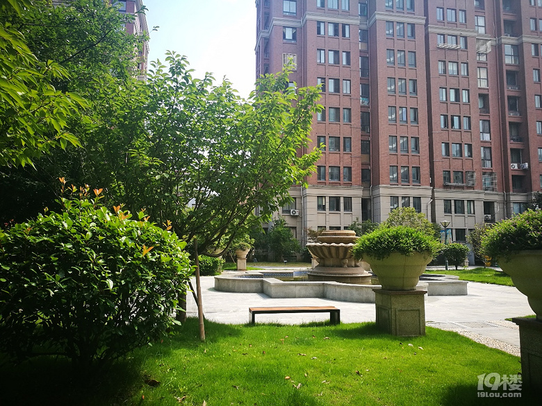 椒江都市春天小区单身公寓出租带车位精修