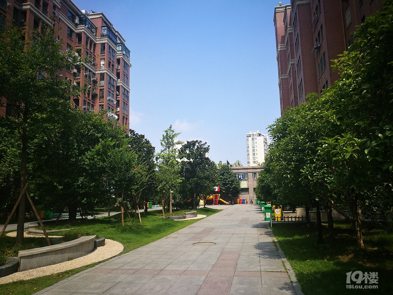 椒江都市春天小区单身公寓出租带车位精修