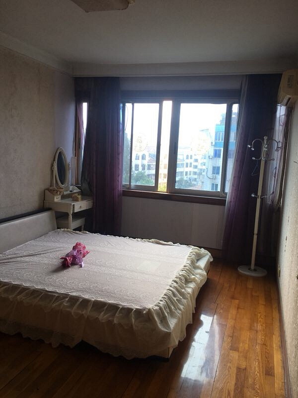 �׷�����