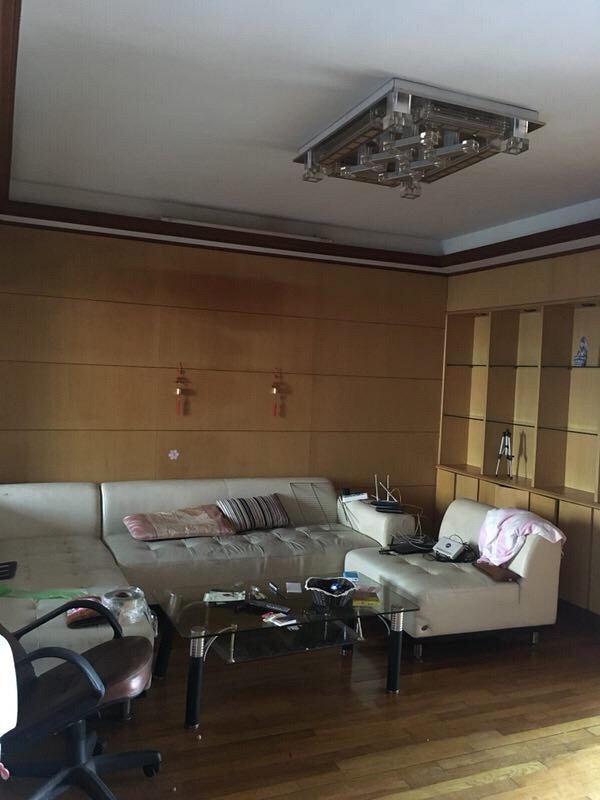 �׷�����