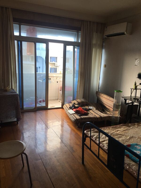 �׷�����