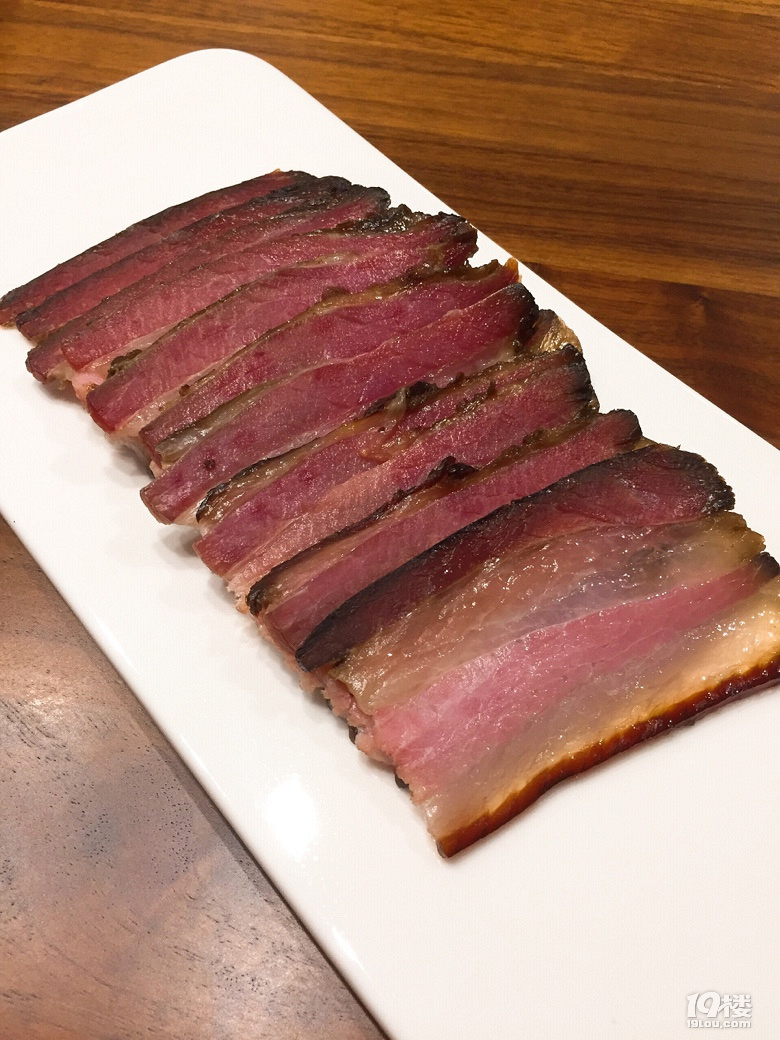 晚餐来自四川成都的酱肉