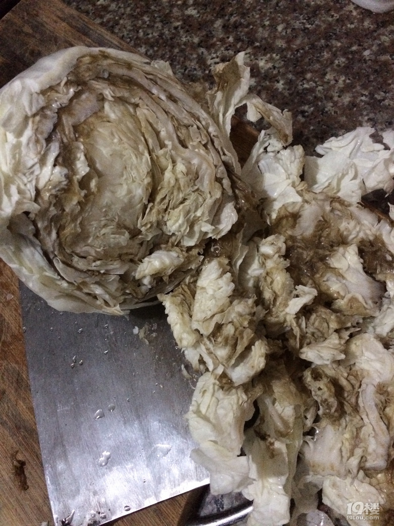 随手拍表面白白嫩嫩的大白菜剥到里面烂心了