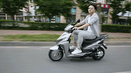 骑电动车也要考驾照三个科目费用还不低官方回应来了