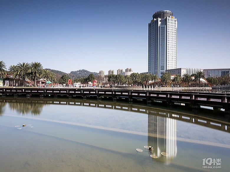 夕阳下的椒江公园