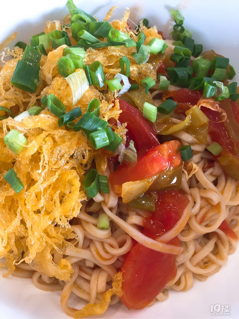 西红柿鸡蛋拌面