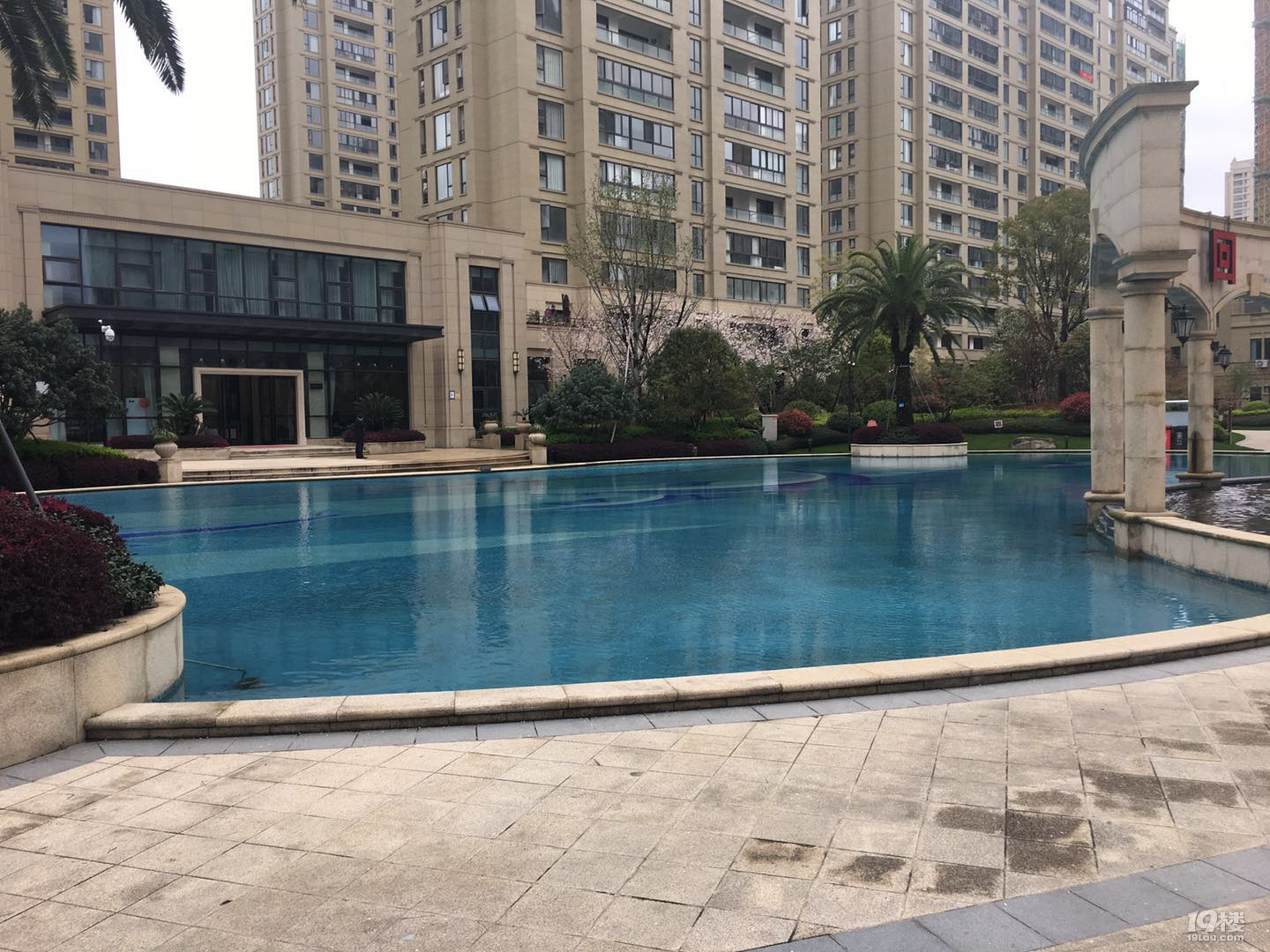 出售路桥金悦花园 181平方 4室2厅2卫 三朝南