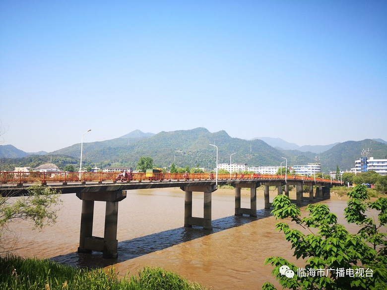 望江门大桥都涂防晒霜了?真相是.-长潭水库-台州19楼