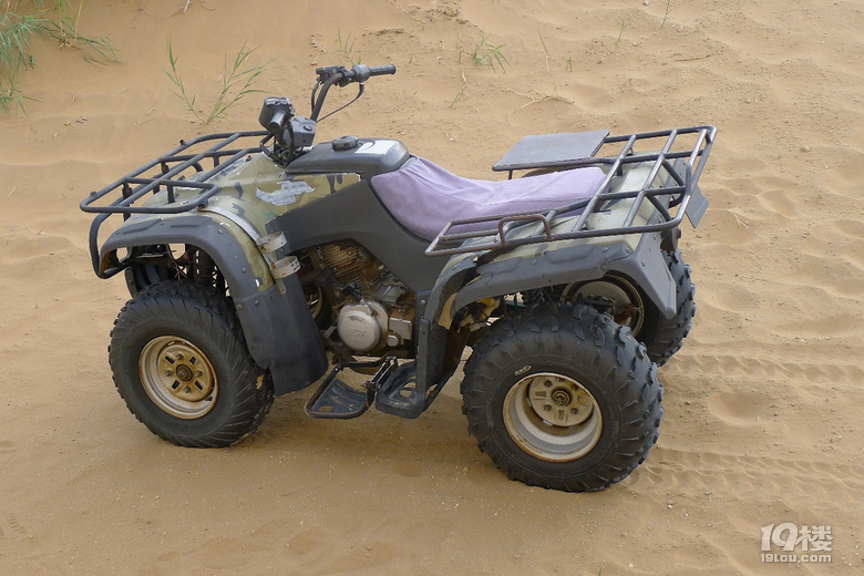 汽车街拍沙漠摩托车