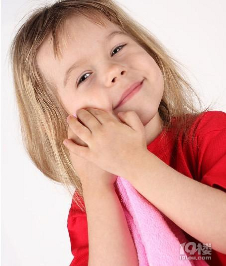 冬天用什么给孩子擦脸好朋友说山茶油比面霜好