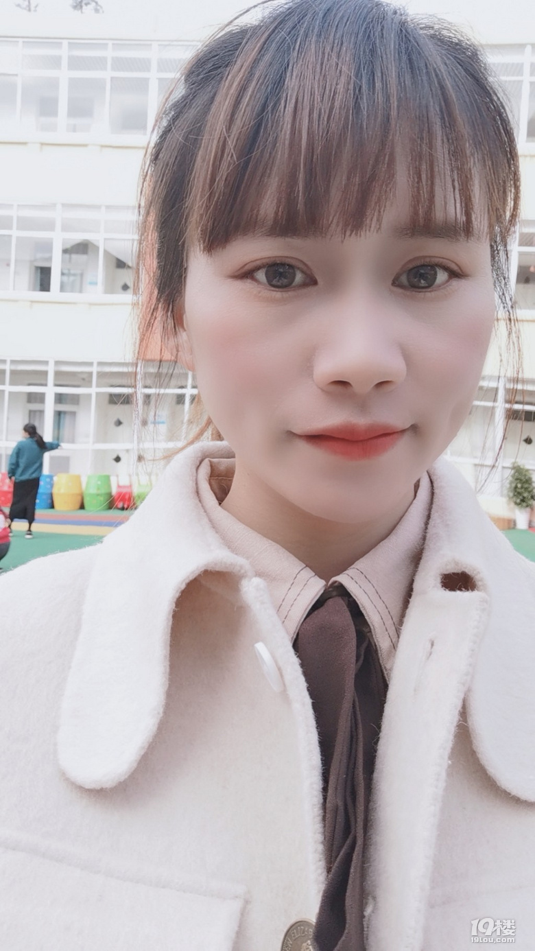 我不喜欢热闹也不喜欢孤独,我总是熬夜会一