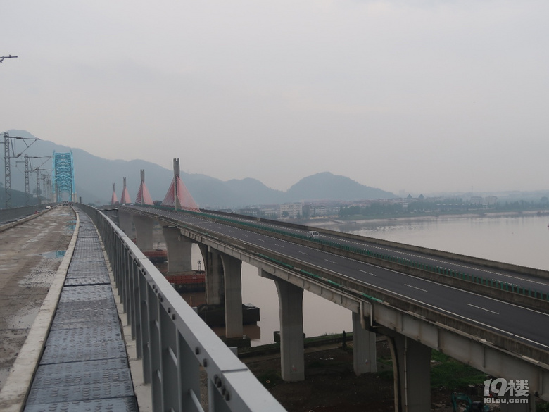 雨中探訪臺金鐵路靈江特大橋,臺金高速市區連接線和向日葵花海-遊記攻