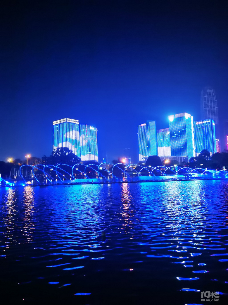 点亮台州荣光市民广场