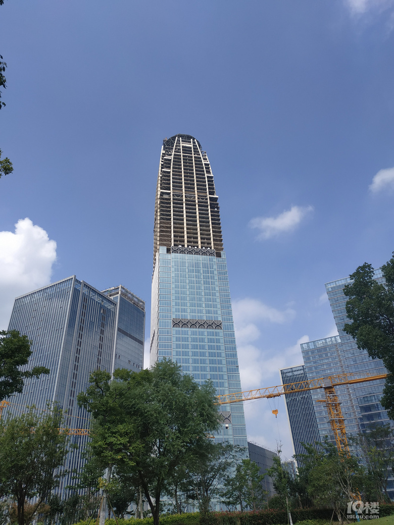 天盛中心玻璃贴到第几层了不要辜负台州人民的期望啊