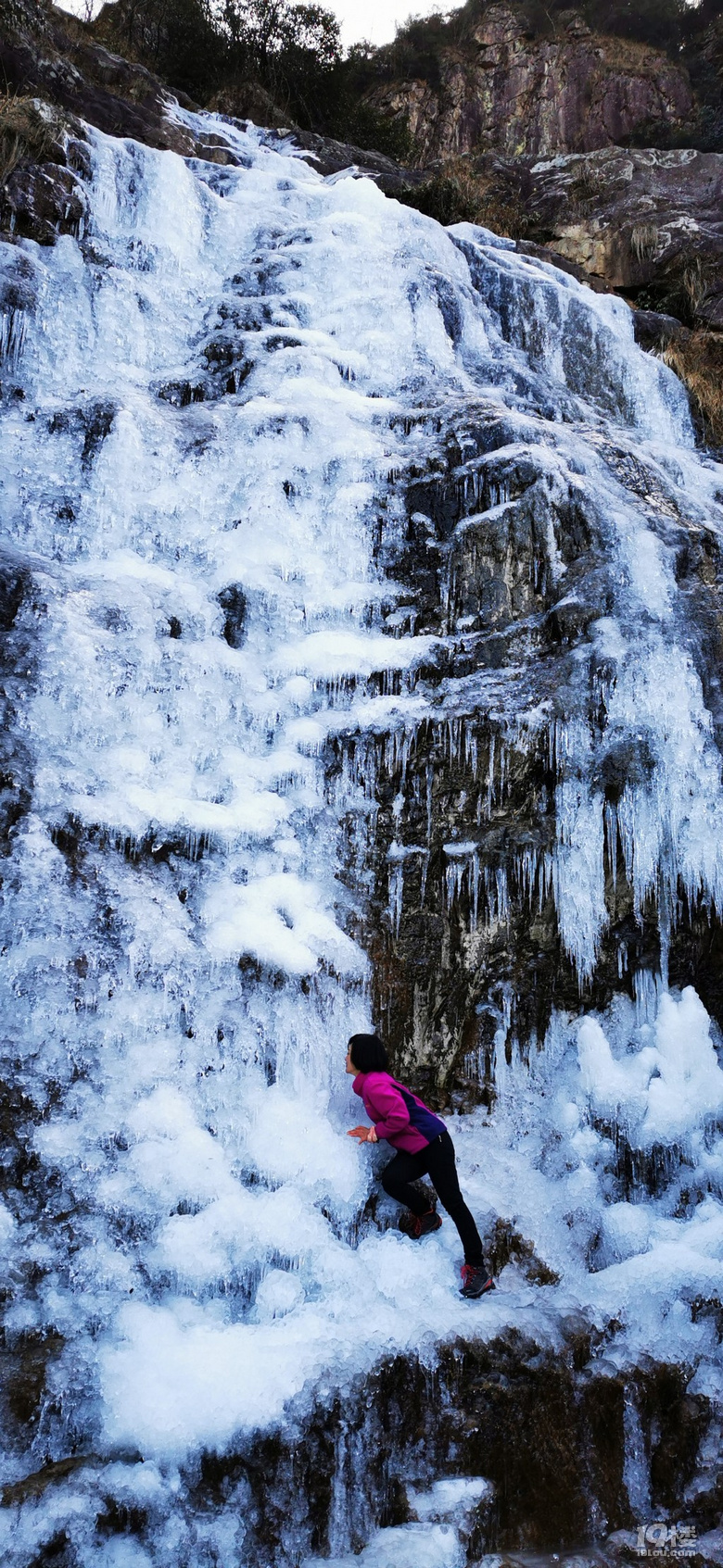 2021年第一拍仙居冰瀑手机