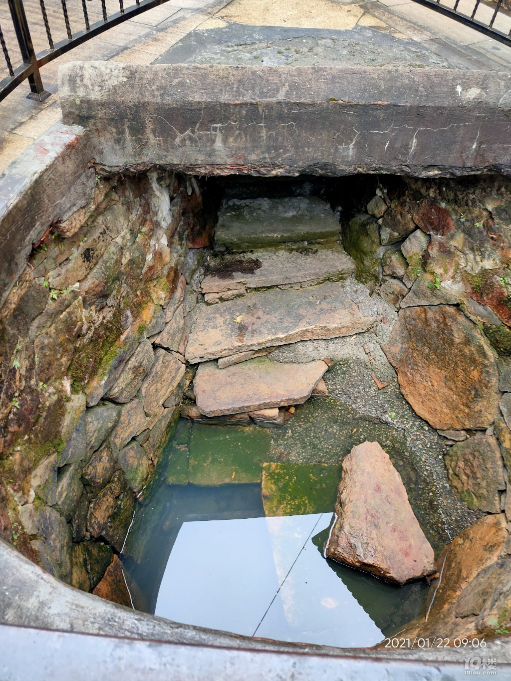 【随手拍】密闭的水井,台阶什么用?