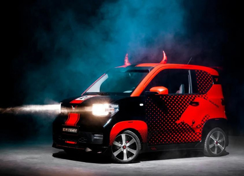 五菱宏光miniev发布最牛限定版赛车涂装大尾翼