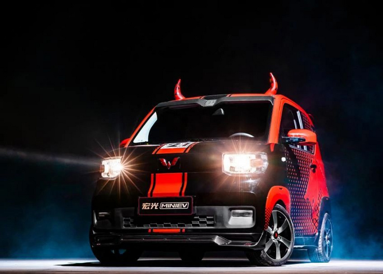 五菱宏光miniev发布最牛限定版赛车涂装大尾翼