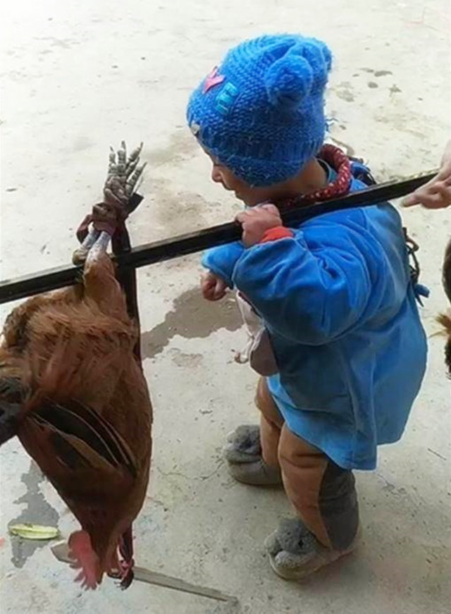 一组孩子回村后的对比照萌娃变土娃好像小时候的我们