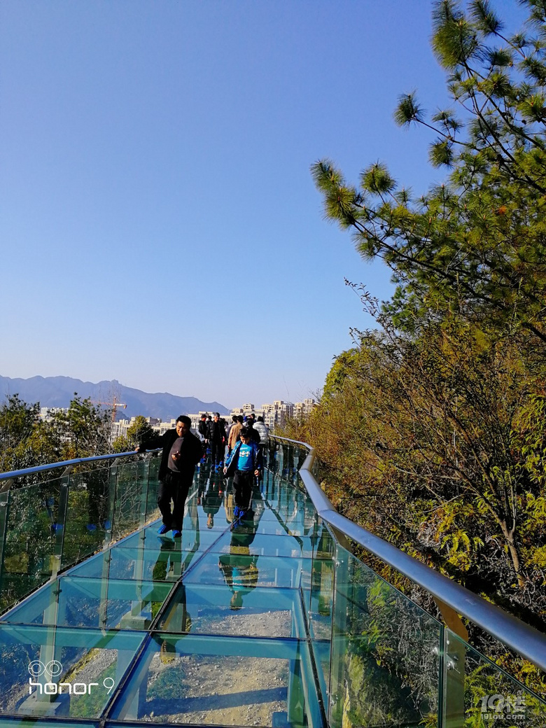 热闹非凡的中央山环山公园二