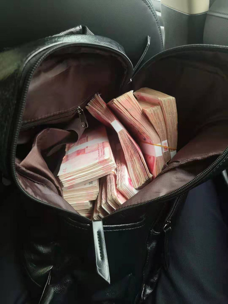 车上被窃50万台州警方破的这起案子比电视剧都离奇