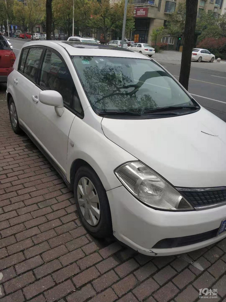 出售一辆05年12月份的日产骐达