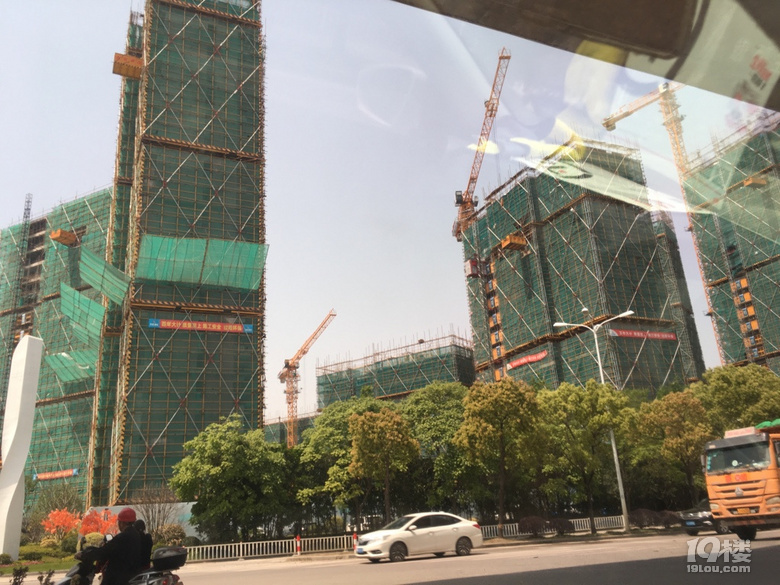 洪家站边边路过路过万科天筑未来悦