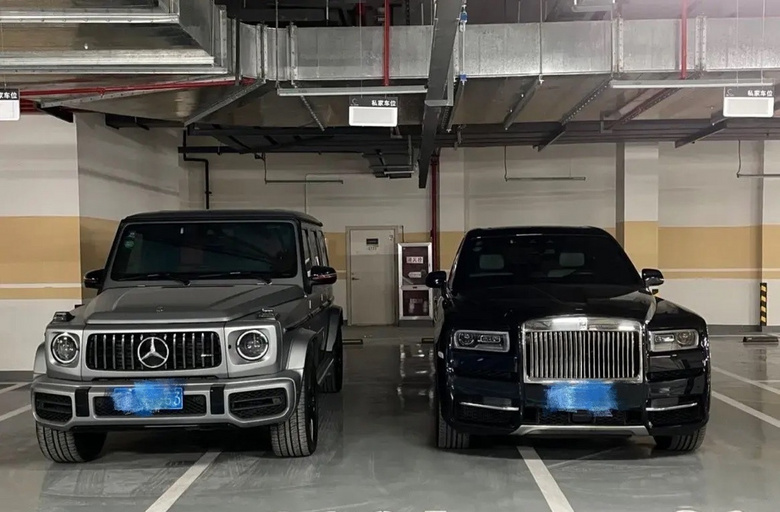 听物业说这个土豪买了三个子母车位就是为了停他的大g和库里南