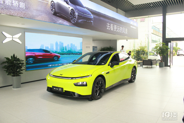 到店实拍40万拥有原厂剪刀门实拍小鹏p7鹏翼版