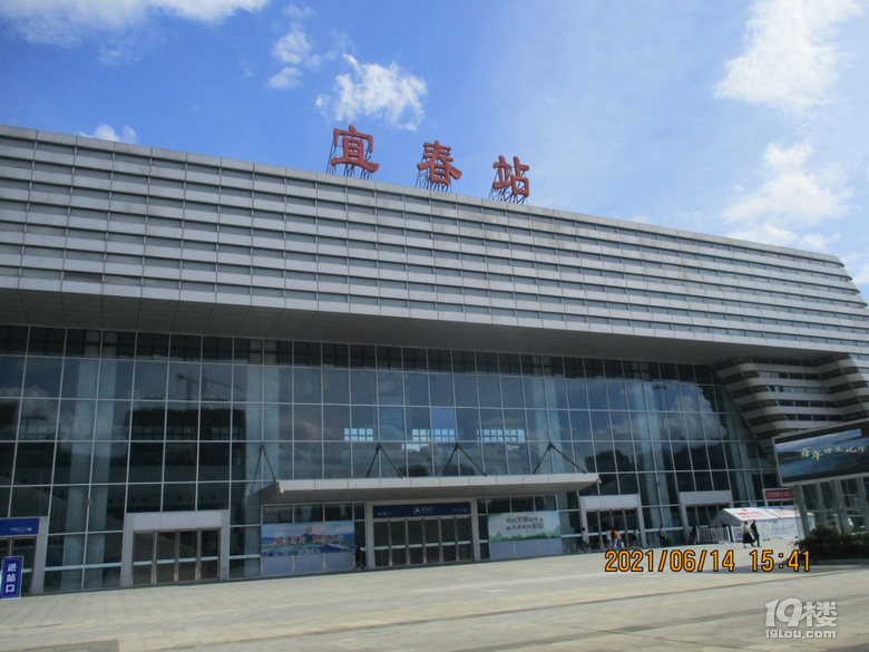 宜春火车站回，宜春——宁波 K1076（16;02——05:45），结束了三天两晚的武功山穿越。